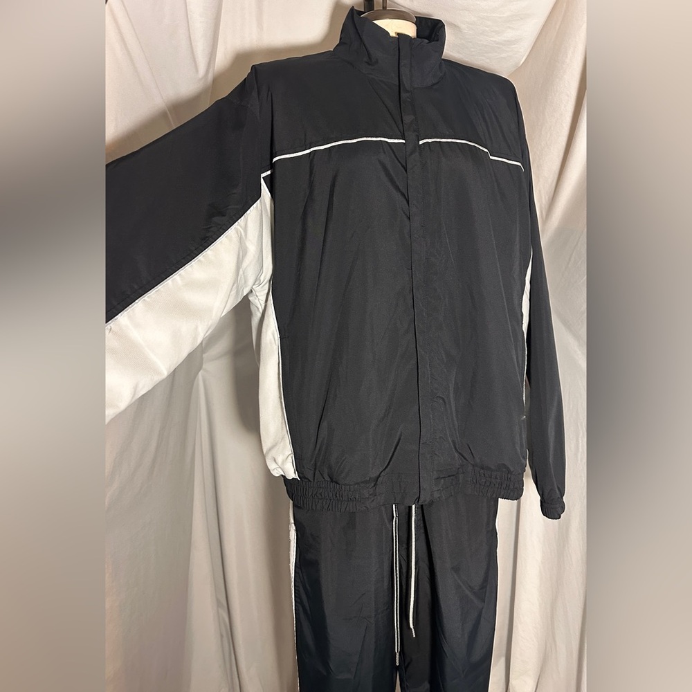 Roundtree & Yorke Sport XL Black & White Tracksuit Windbreaker Free shipping